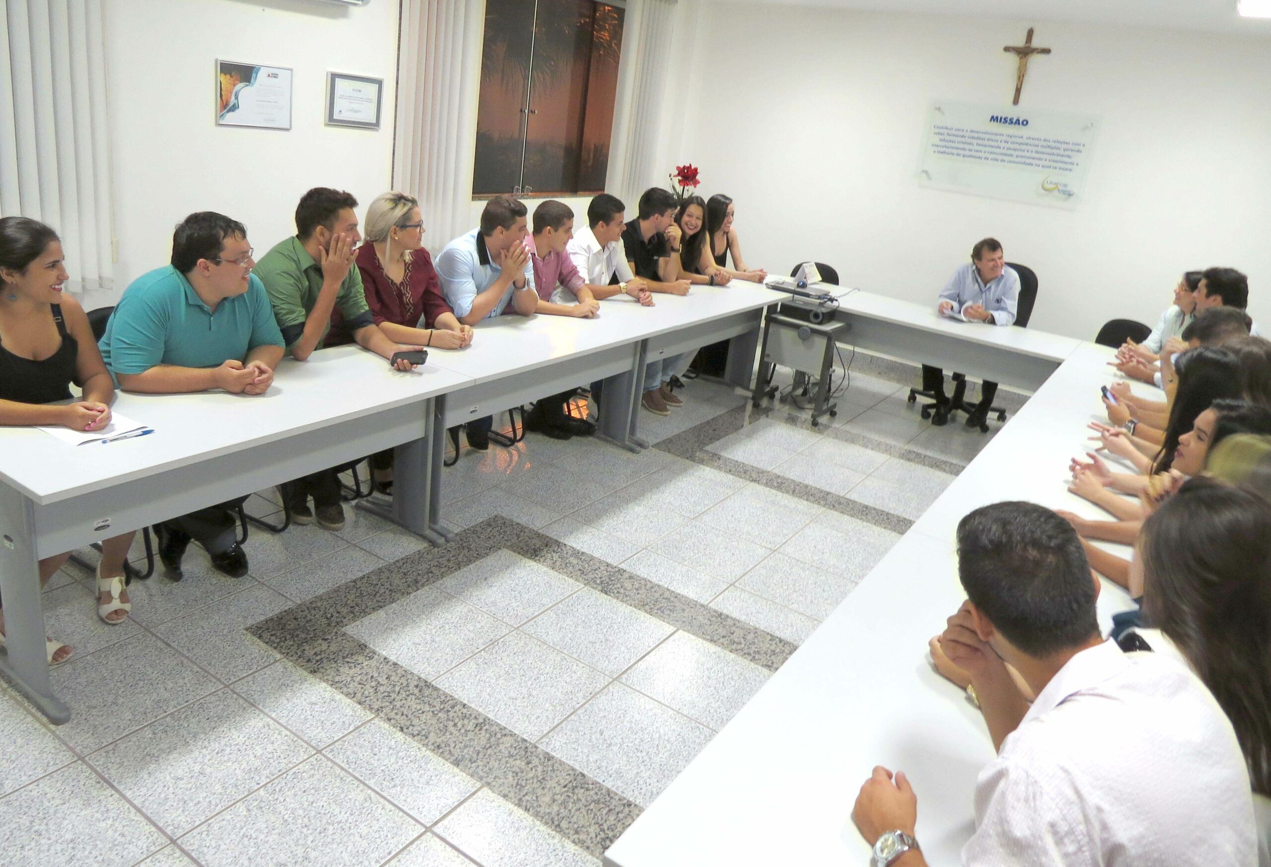 Nova diretoria do Diretório Acadêmico do curso de Direito do UNIFOR-MG é eleita e empossada
