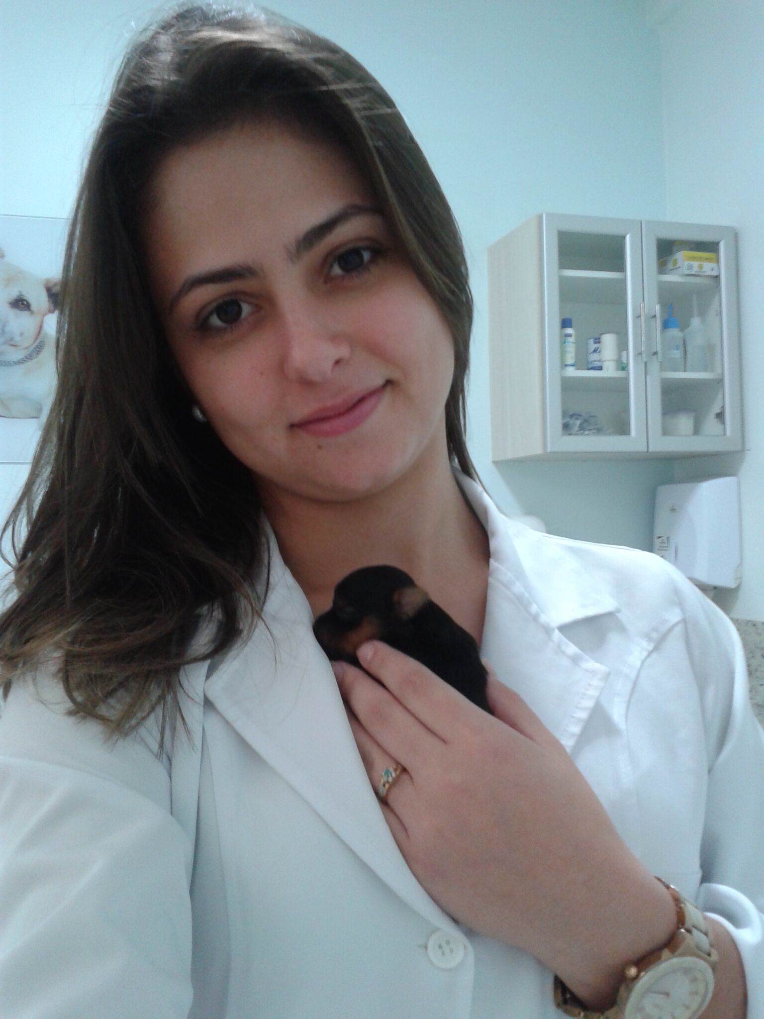 Egressa de Medicina Veterinária do UNIFOR-MG é aprovada em mestrado