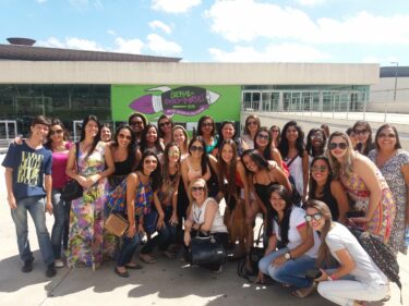 Alunas e professoras do curso de Pedagogia do UNIFOR-MG visitam Bienal do Livro