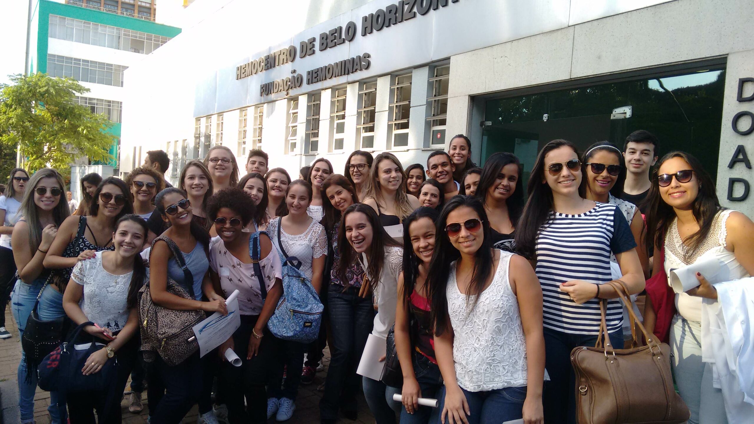 Alunos dos cursos de Biomedicina e Enfermagem visitam Hemocentro