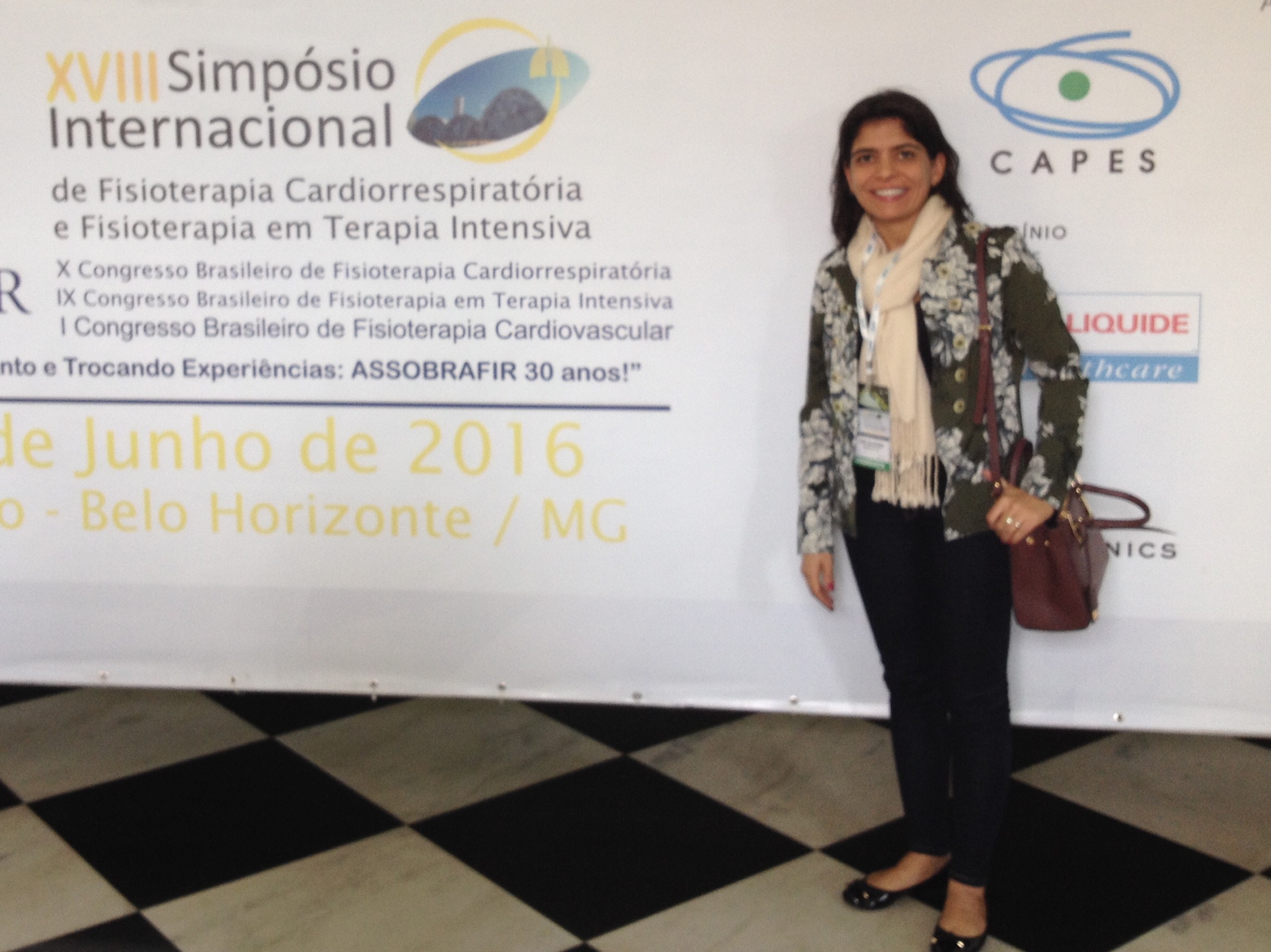 Professora do UNIFOR-MG apresenta trabalhos em simpósio internacional de Fisioterapia