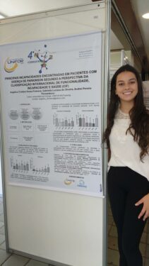 Aluna do UNIFOR-MG apresenta trabalho no IV Congresso Brasileiro de Fisioterapia