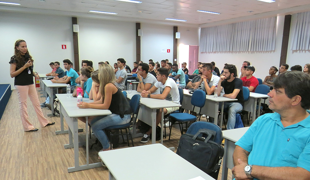 Alunos de Engenharia Química e de Engenharia Civil participam de Aula Inaugural