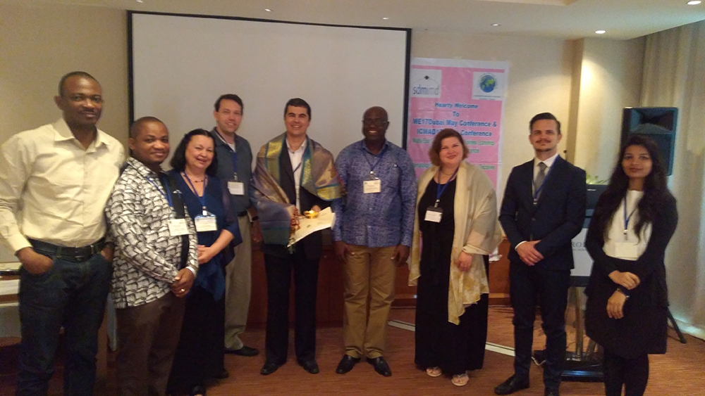 Professor do UNIFOR-MG apresenta trabalhos em Dubai