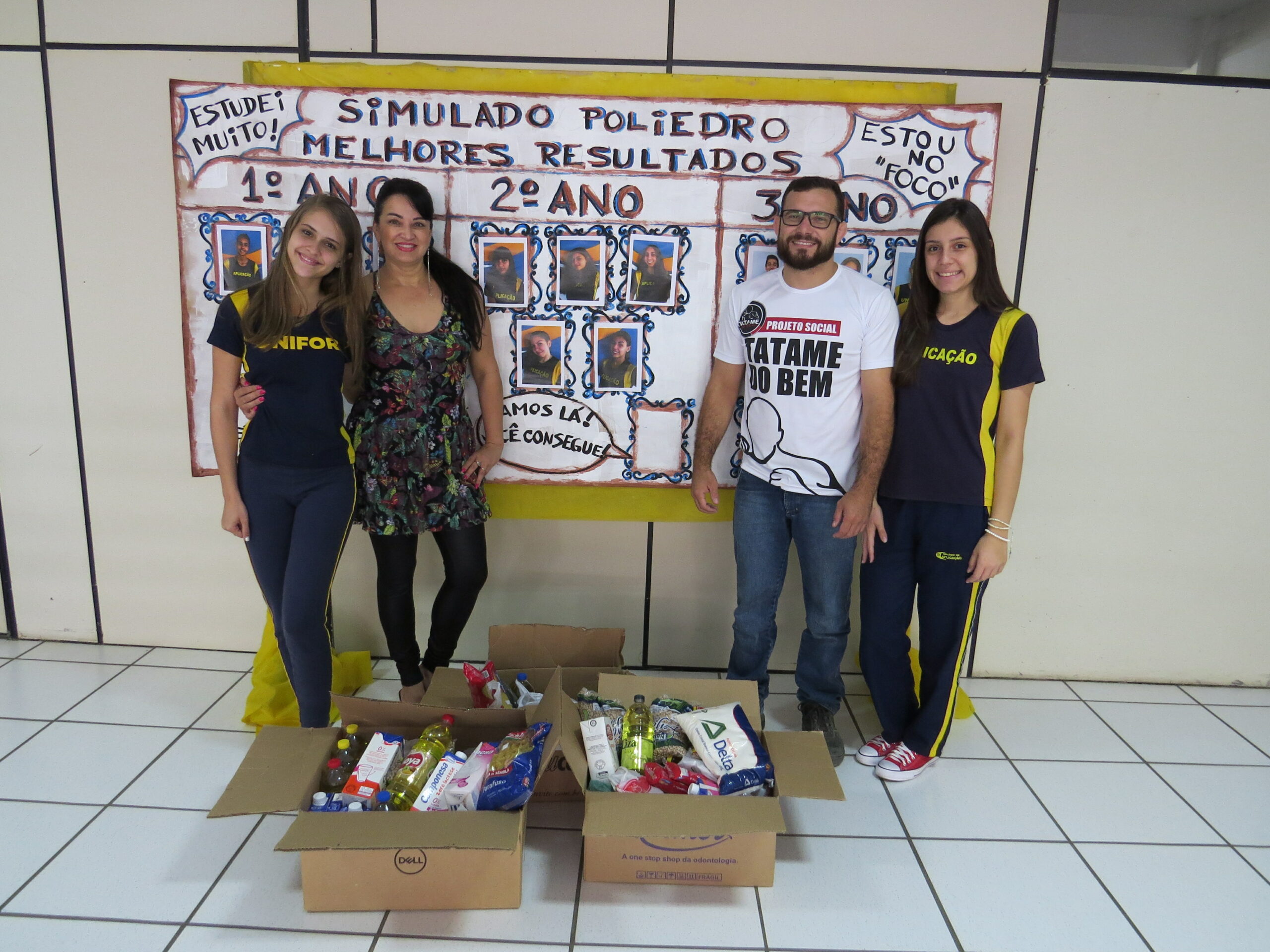 COLÉGIO UNIFOR DOA ALIMENTOS PARA O TATAME DO BEM