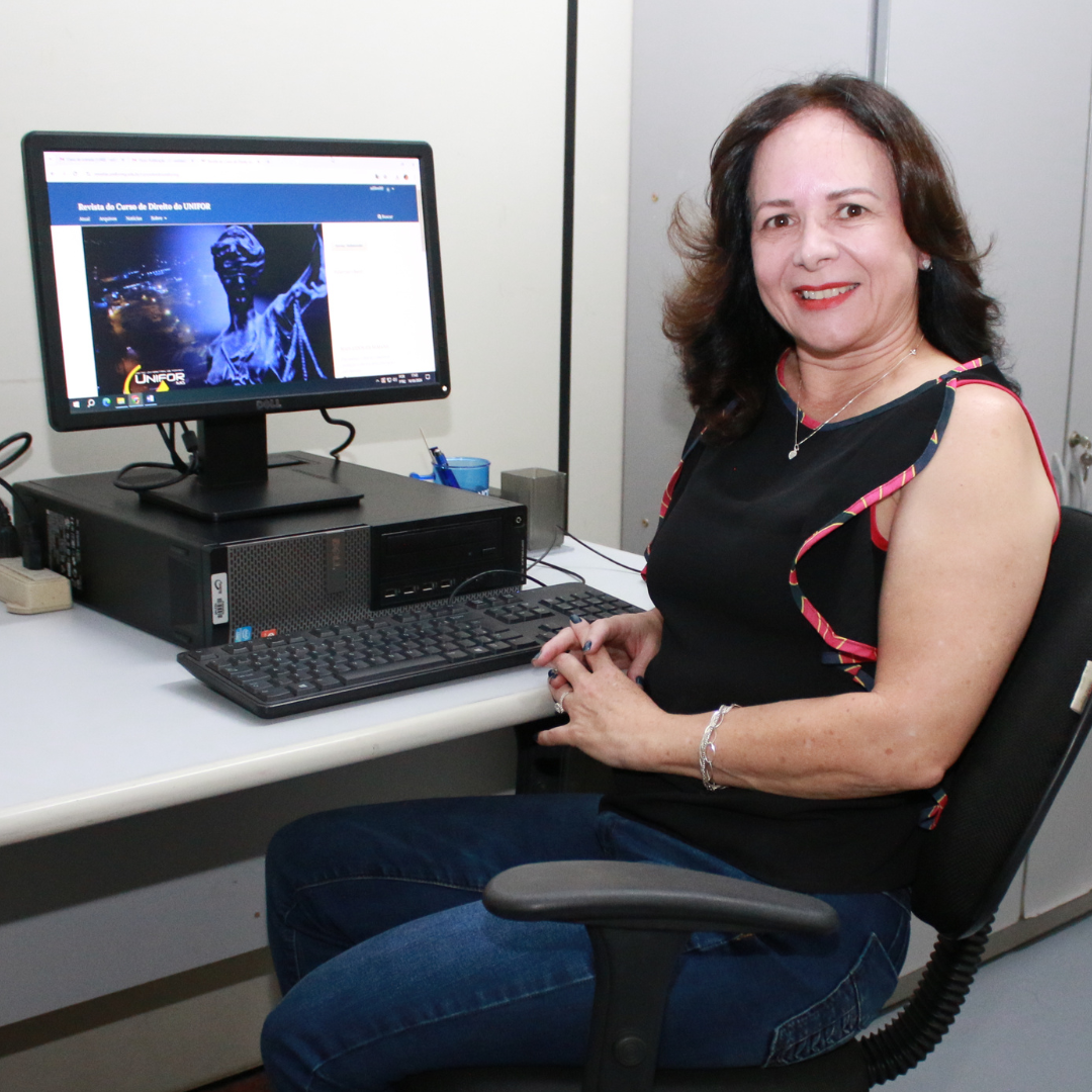 PROFESSORA DO CENTRO UNIVERSITÁRIO CONCLUI DOUTORADO