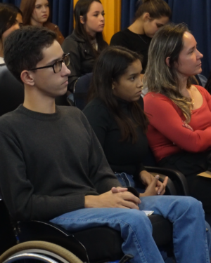 CURSO DE DIREITO DO UNIFOR-MG PROMOVE DEBATE SOBRE BULLYING E CYBERBULLYING NAS RELAÇÕES ESTUDANTIS