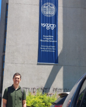 PROFESSOR DO UNIFOR-MG APRESENTA PESQUISA NO EXTERIOR