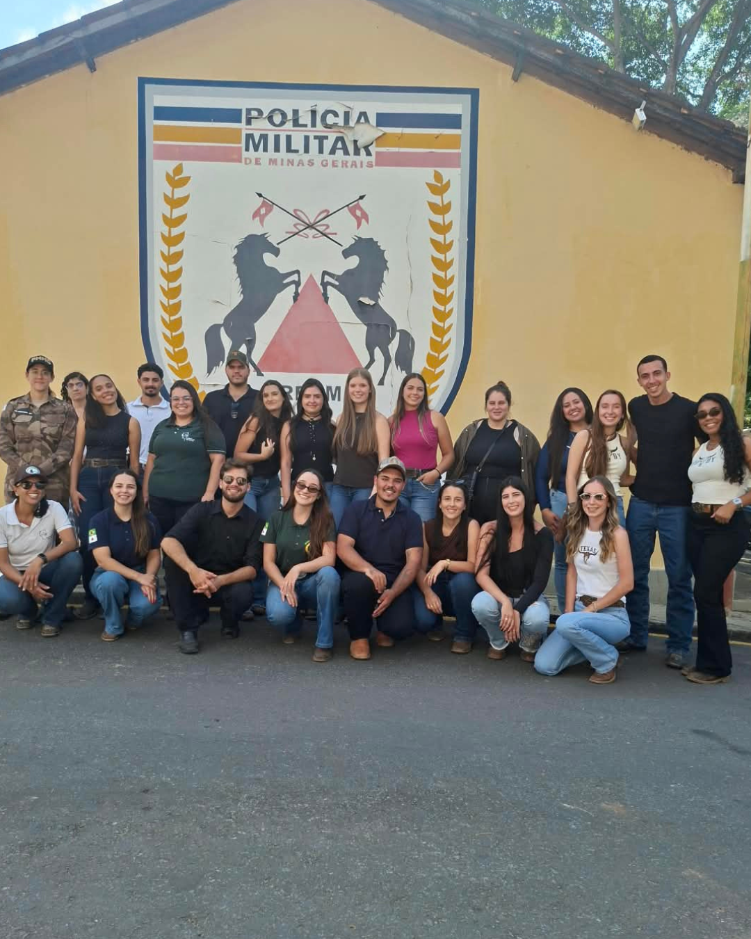 VISITAS TÉCNICAS AMPLIAM FORMAÇÃO PRÁTICA DOS ALUNOS DE MEDICINA VETERINÁRIA DO UNIFOR-MG